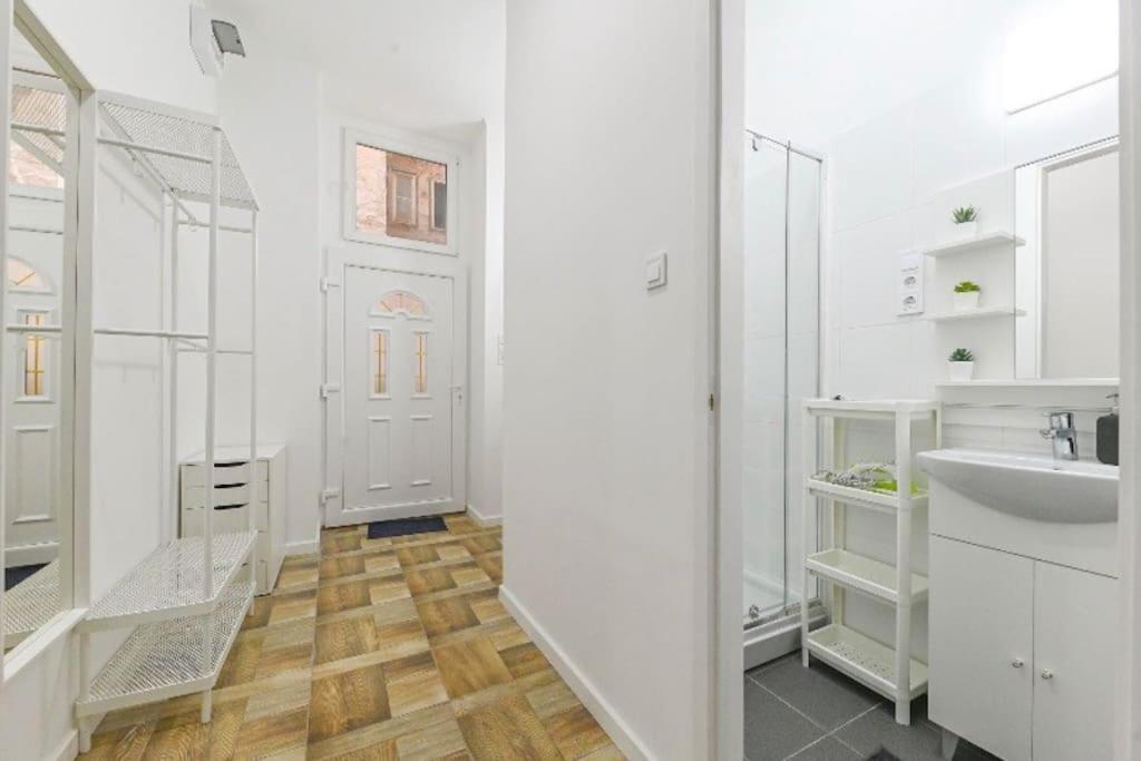 2 Bedroom Flat In Damjanich Str., Hirsch Apartament *