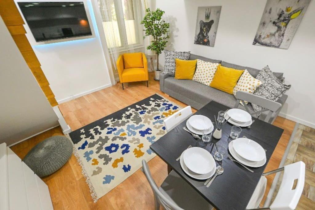 2 Bedroom Flat In Damjanich Str., Hirsch Apartament *