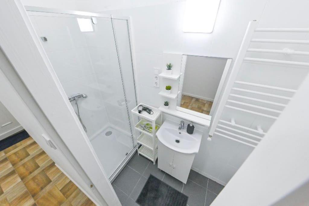2 Bedroom Flat In Damjanich Str., Hirsch * Budapesta