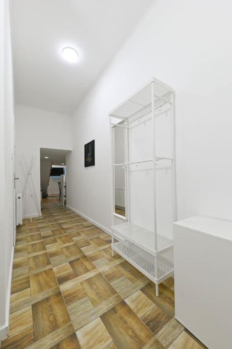 Apartament 2 Bedroom Flat In Damjanich Str., Hirsch *
